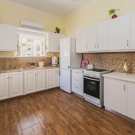 Angels' Home- Modern & Comfy, Fully Equipped 3Bd Dhrépanos エクステリア 写真