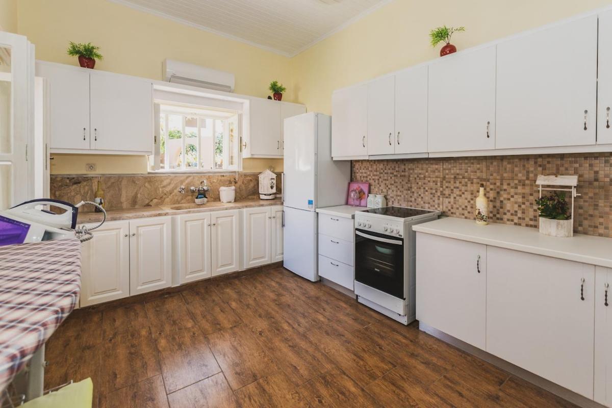 Angels' Home- Modern & Comfy, Fully Equipped 3Bd Dhrépanos エクステリア 写真