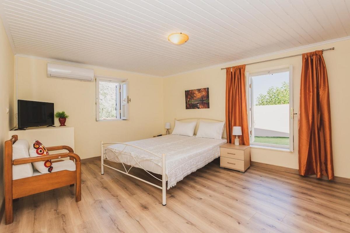 Angels' Home- Modern & Comfy, Fully Equipped 3Bd Dhrépanos エクステリア 写真